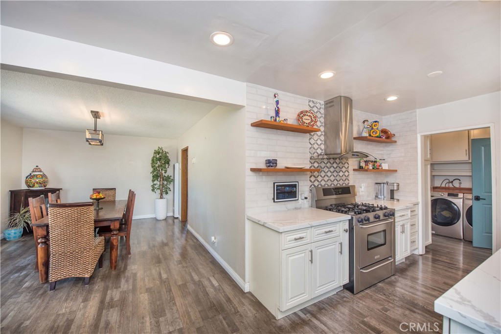 556 N Billow Property Photo 12