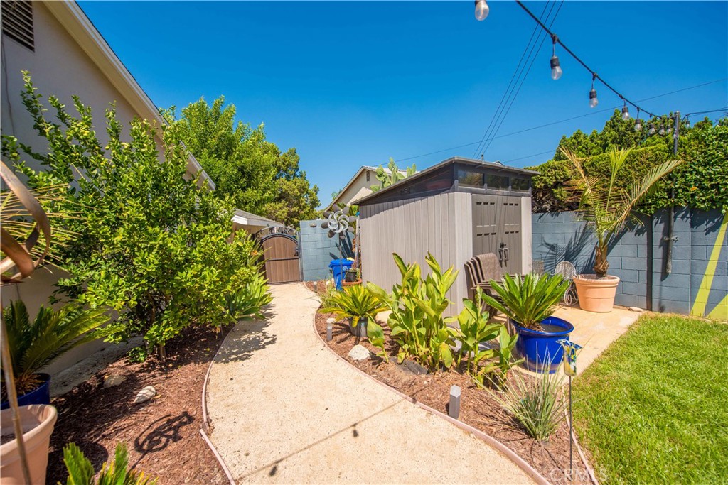 556 N Billow Property Photo 43