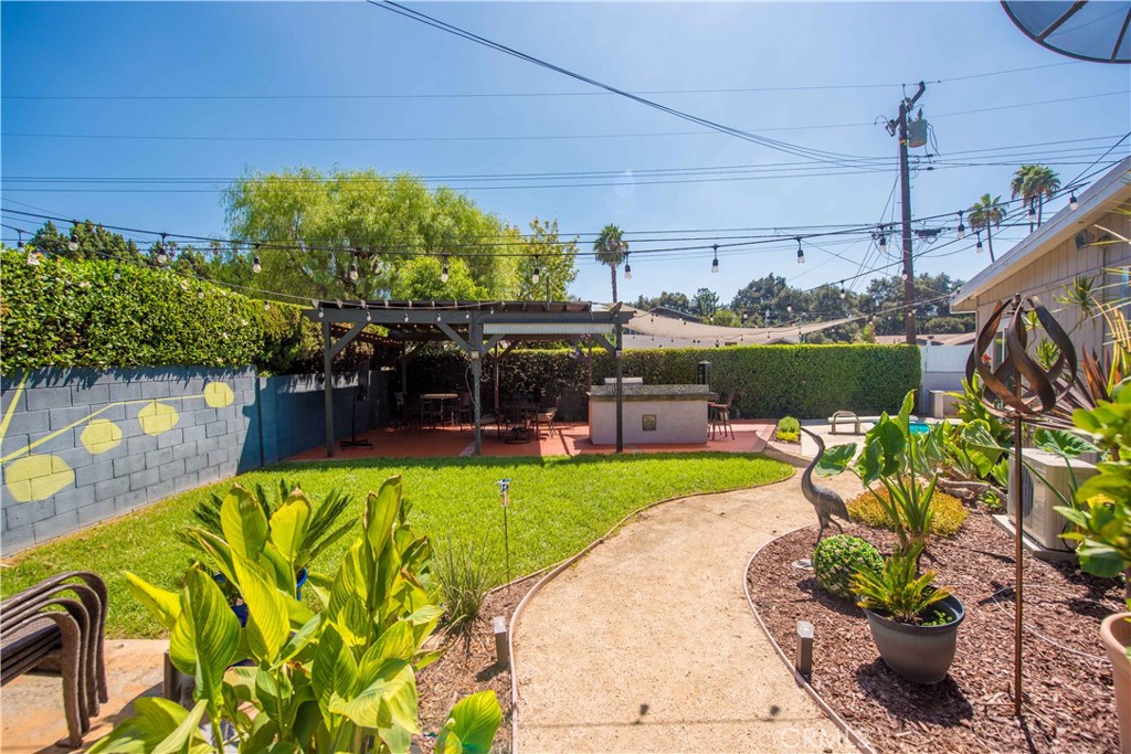556 N Billow Property Photo 44