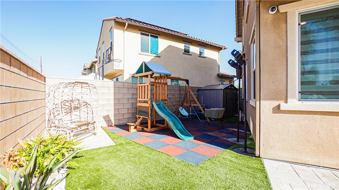 889 Campbell Property Photo 21
