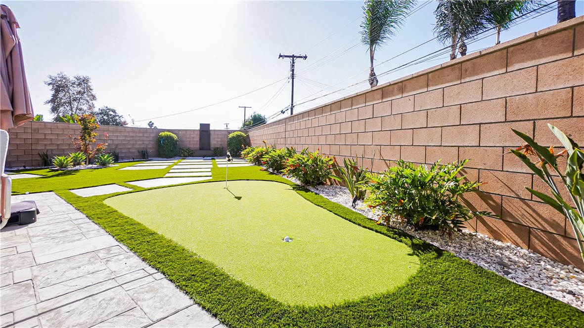 889 Campbell Property Photo 22