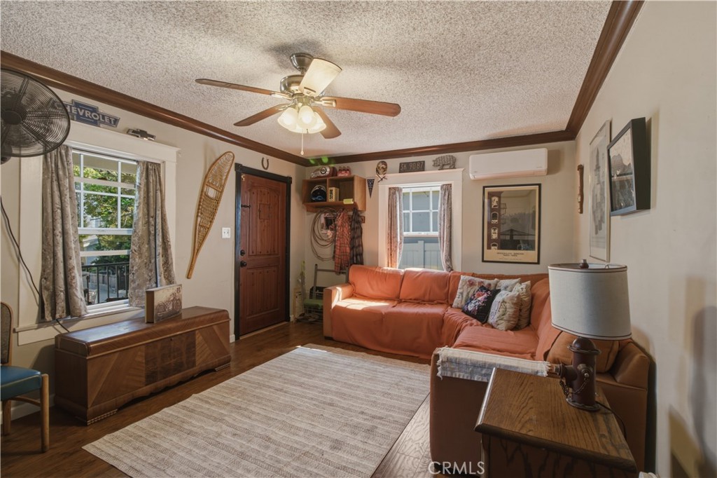 337 N Occidental Property Photo 4