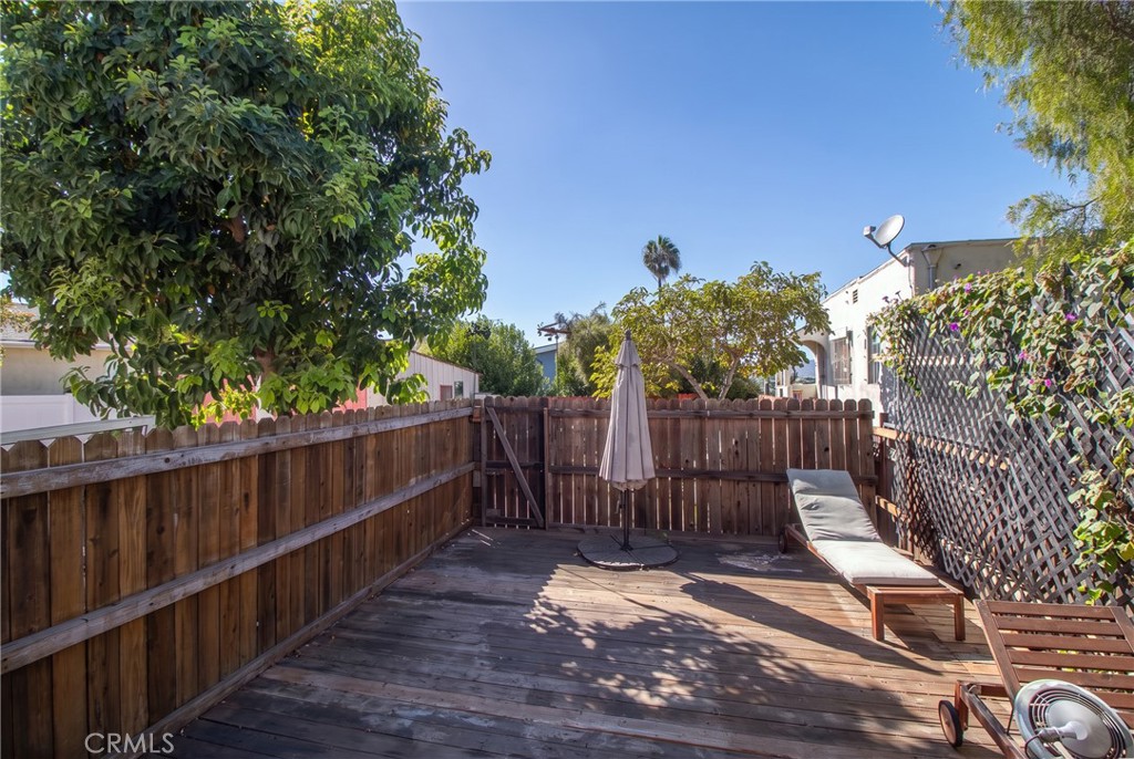 337 N Occidental Property Photo 14