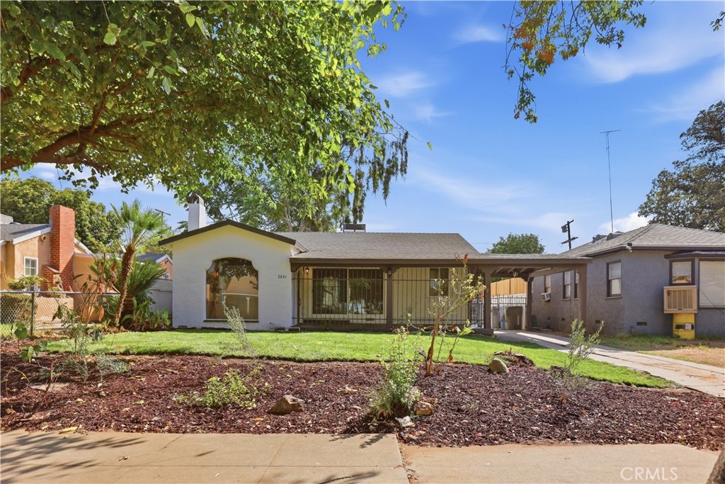 2831 N E Street Property Photo 1