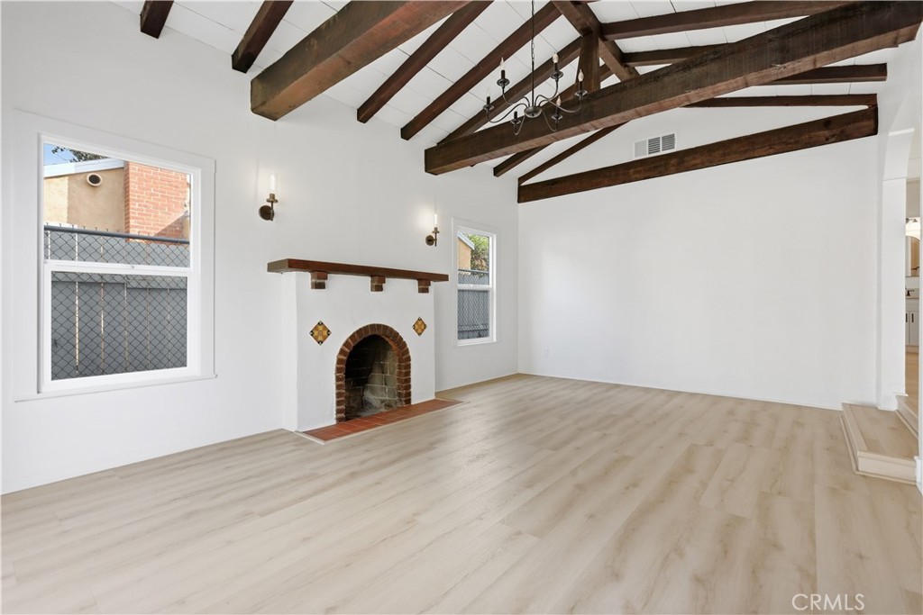 2831 N E Street Property Photo 8