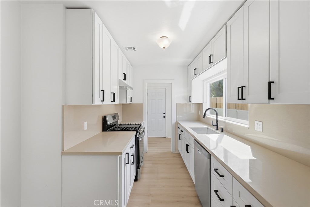 2831 N E Street Property Photo 20