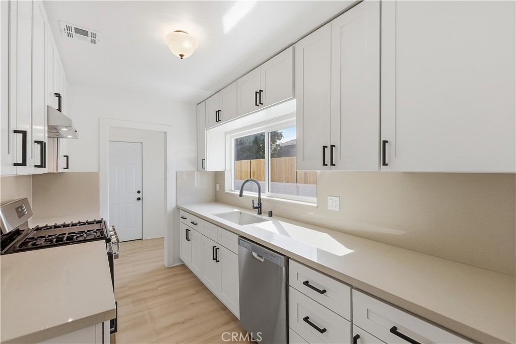 2831 N E Street Property Photo 21