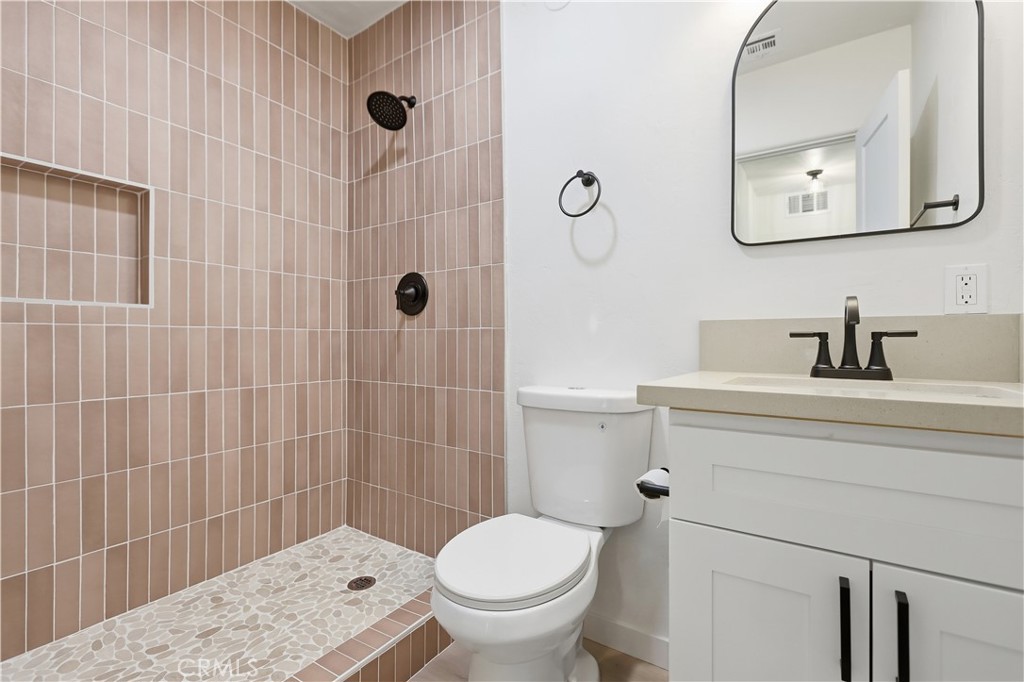 2831 N E Street Property Photo 24