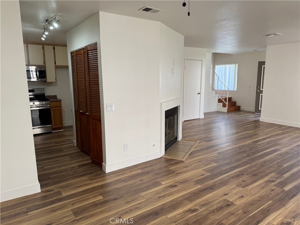 430 Golden Springs Drive B Property Photo 3