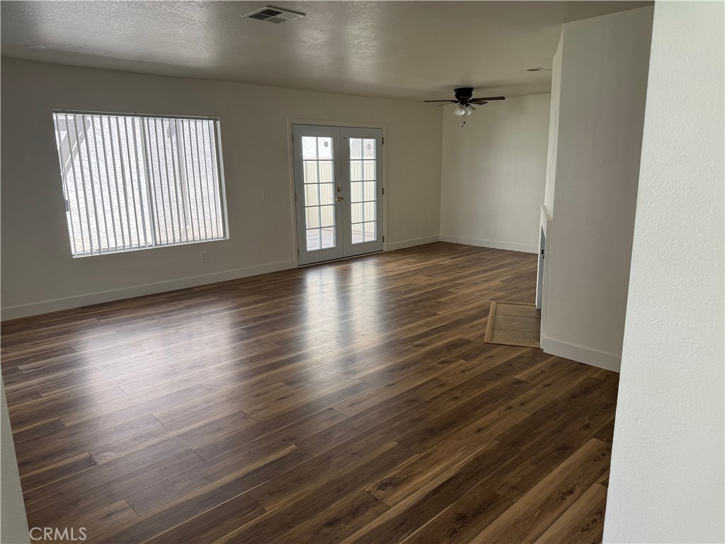 430 Golden Springs Drive B Property Photo 4