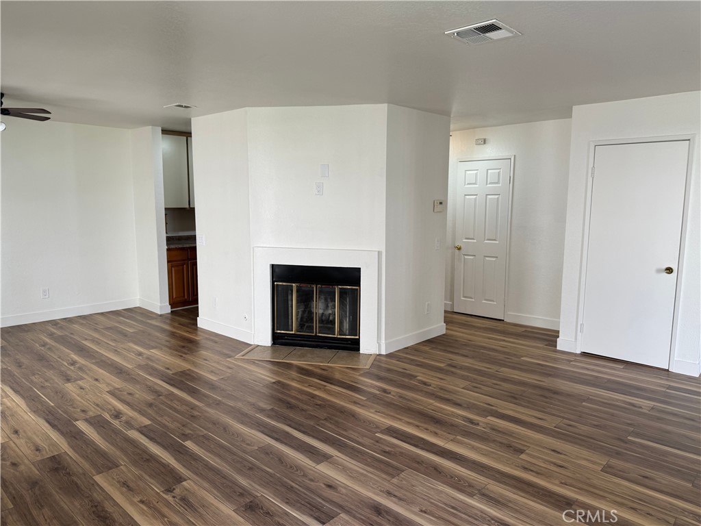 430 Golden Springs Drive B Property Photo 5