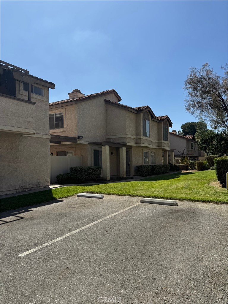 430 Golden Springs Drive B Property Photo 14