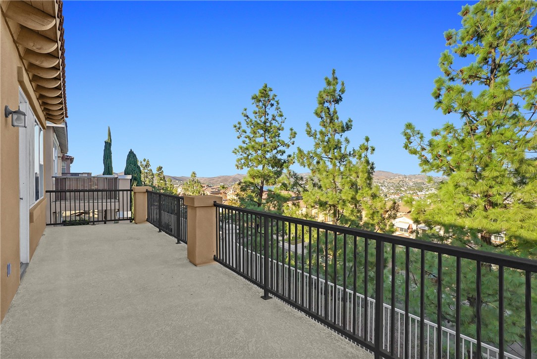 7 Plaza Valenza Property Photo 32