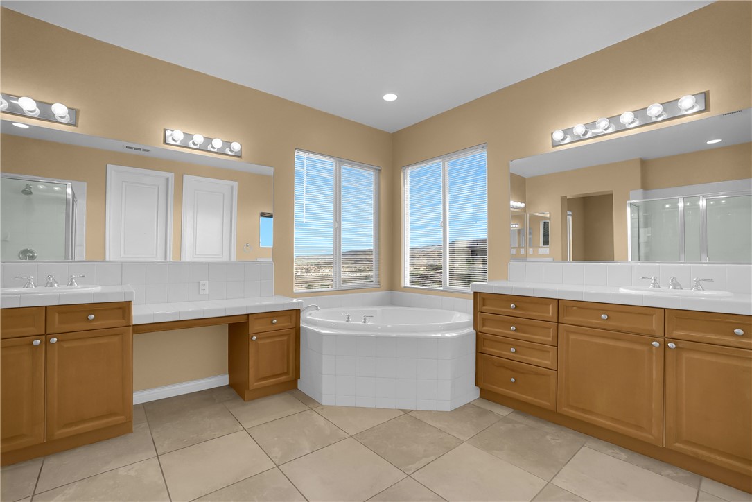 7 Plaza Valenza Property Photo 35
