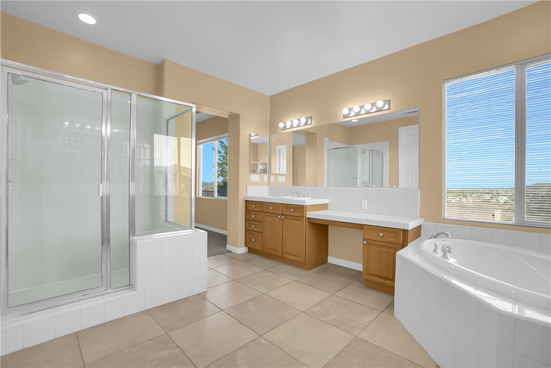 7 Plaza Valenza Property Photo 36