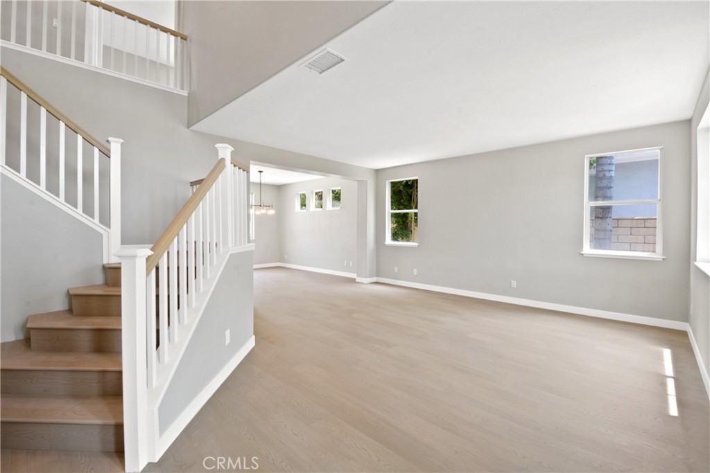 9406 Glenaire Court Property Photo 4