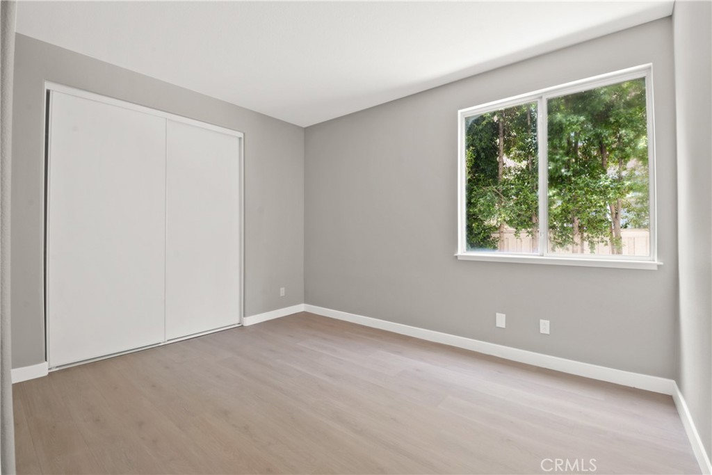 9406 Glenaire Court Property Photo 11