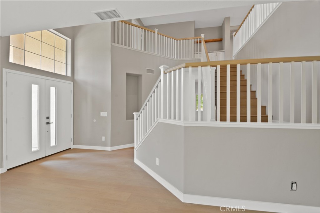9406 Glenaire Court Property Photo 13