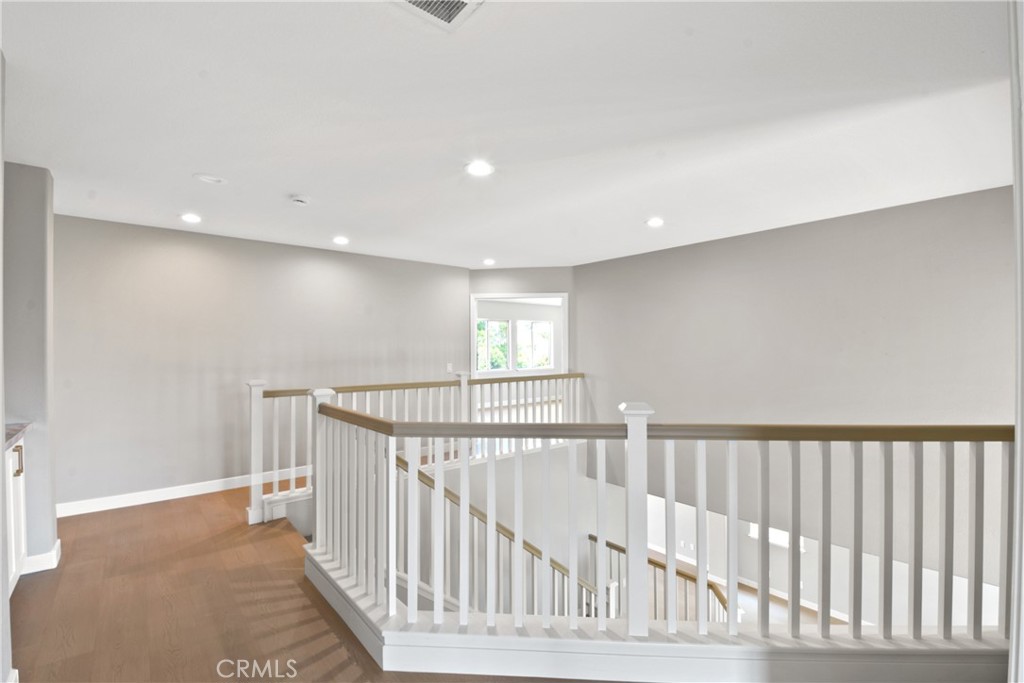 9406 Glenaire Court Property Photo 15