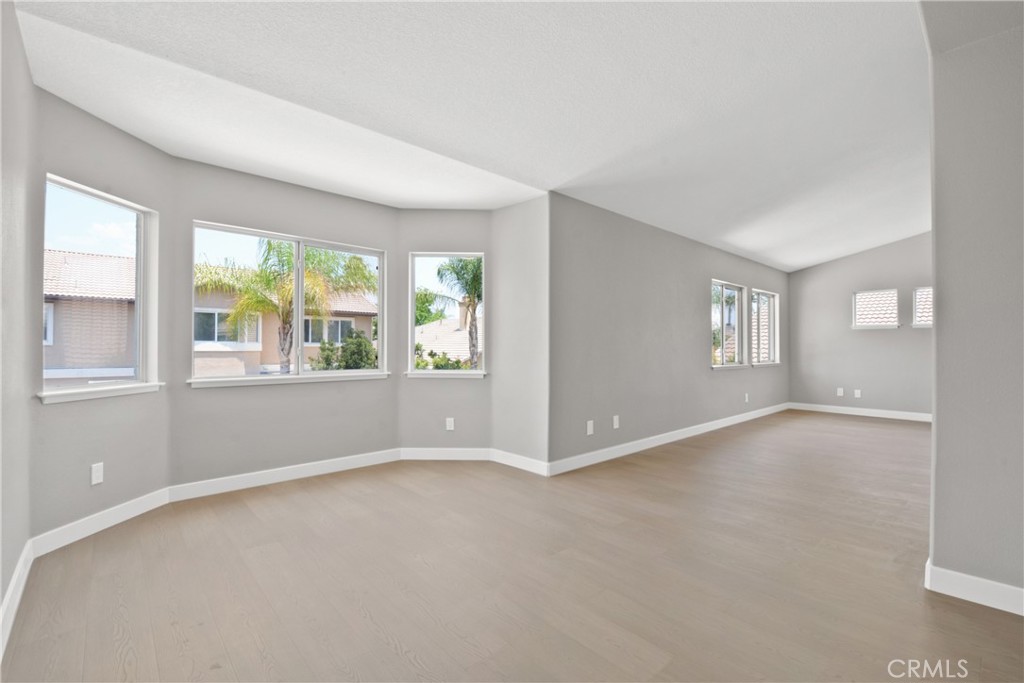 9406 Glenaire Court Property Photo 17