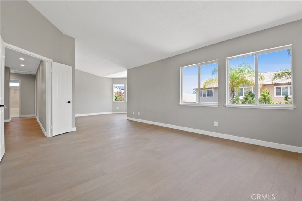 9406 Glenaire Court Property Photo 18