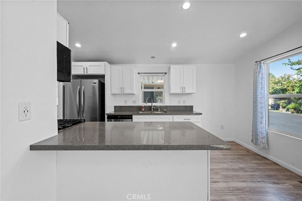 9340 Foothill Boulevard 79 Property Photo 18