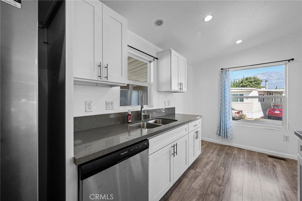 9340 Foothill Boulevard 79 Property Photo 23