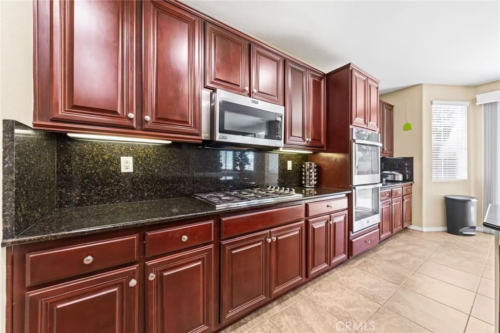 16425 Basswood Property Photo 13
