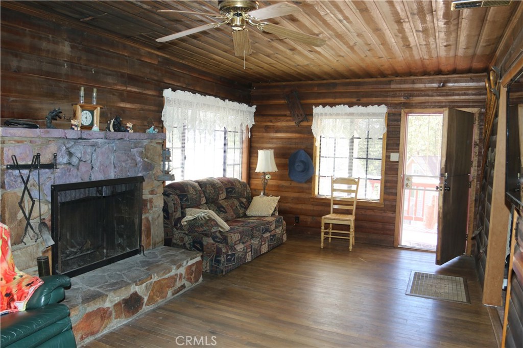 801 Edgemoor Property Photo 9