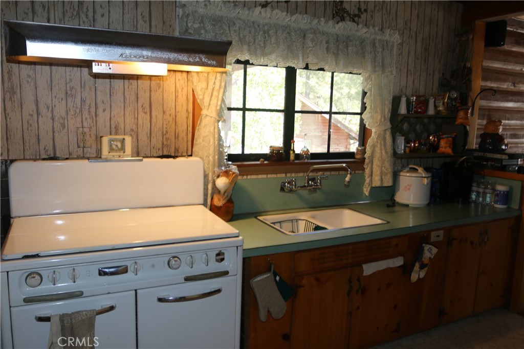 801 Edgemoor Property Photo 11