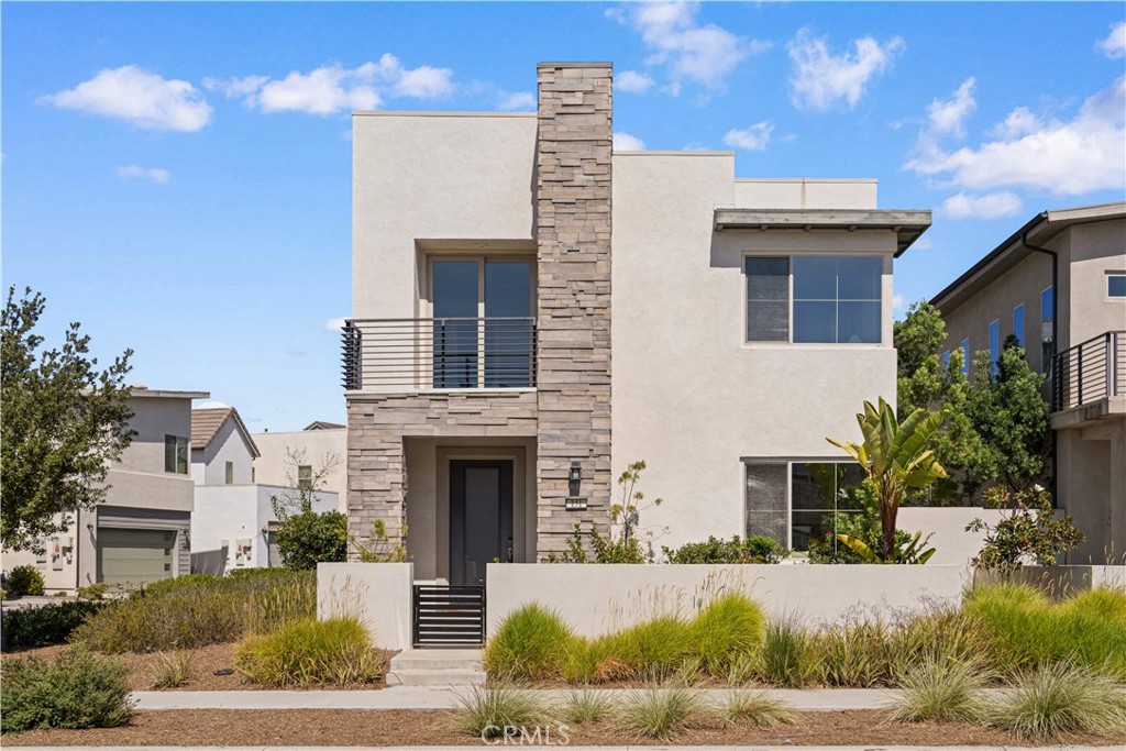 151 Scale Property Photo 1