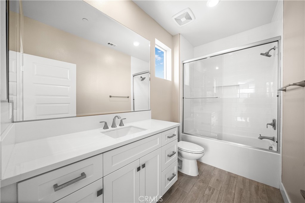 151 Scale Property Photo 53