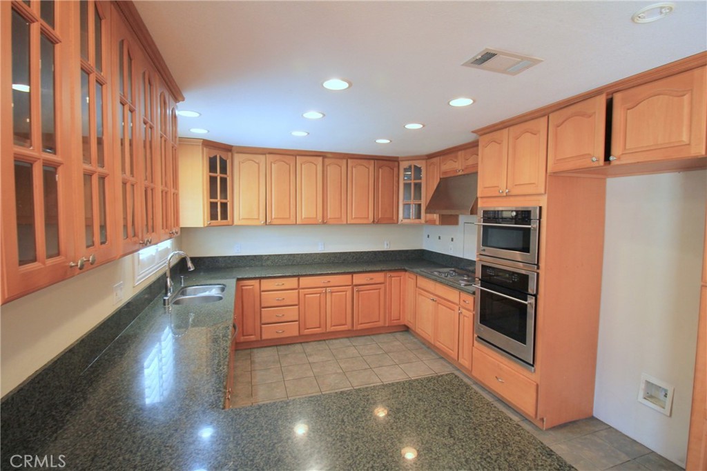 23951 Decorah Road Property Photo 3