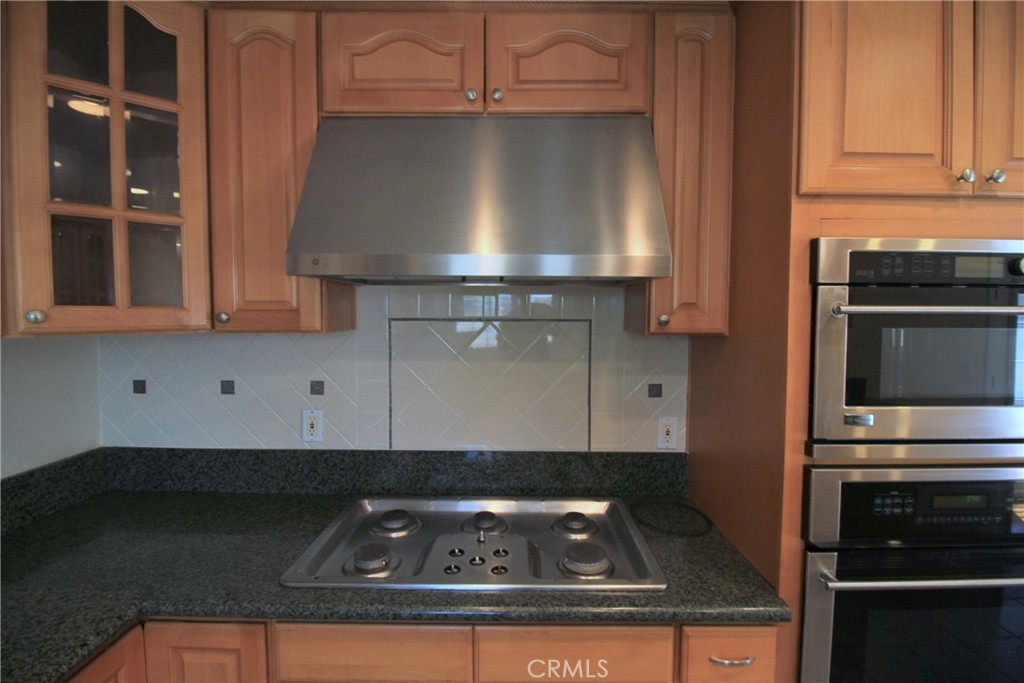23951 Decorah Road Property Photo 10