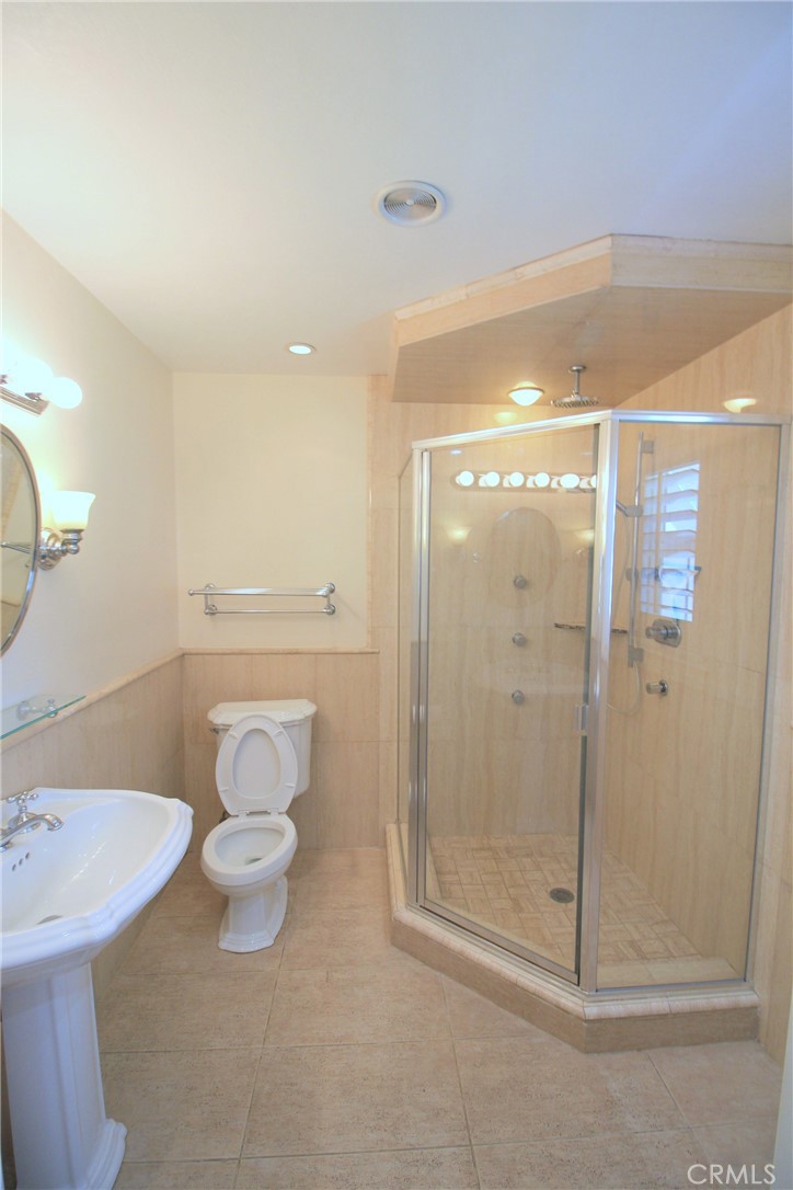 23951 Decorah Road Property Photo 17