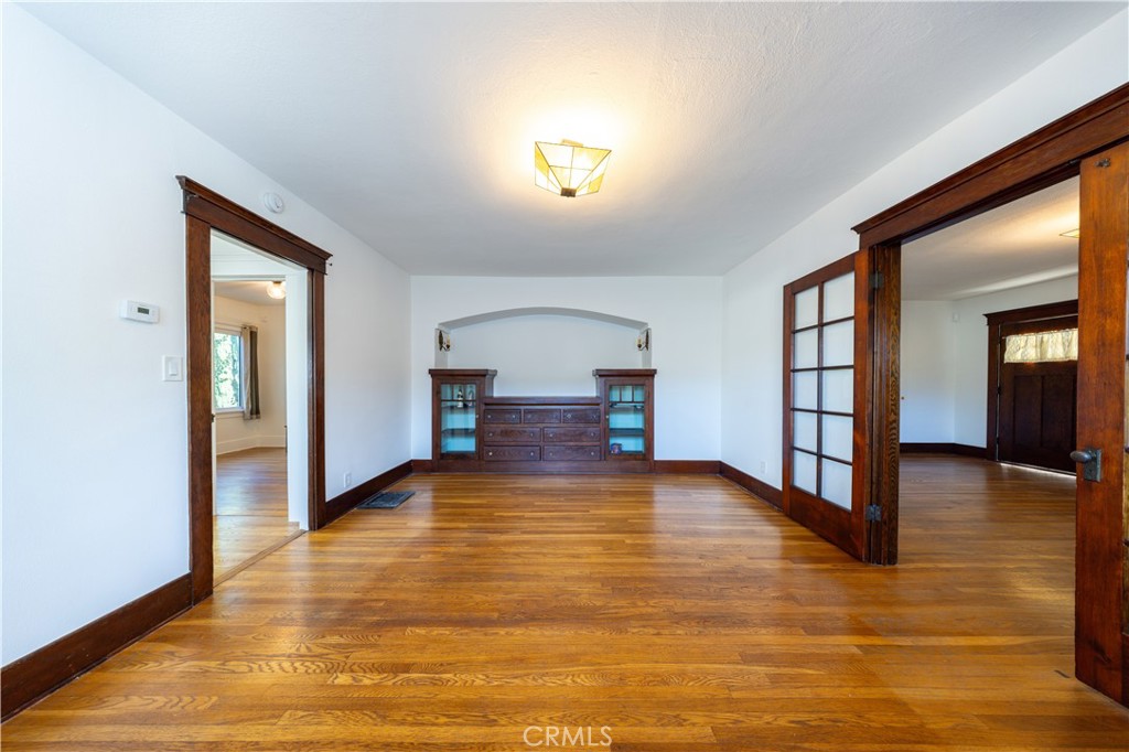 135 N San Marino Avenue Property Photo 3