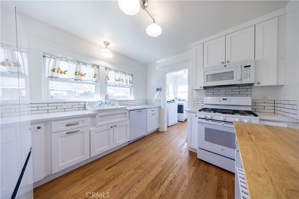 135 N San Marino Avenue Property Photo 6