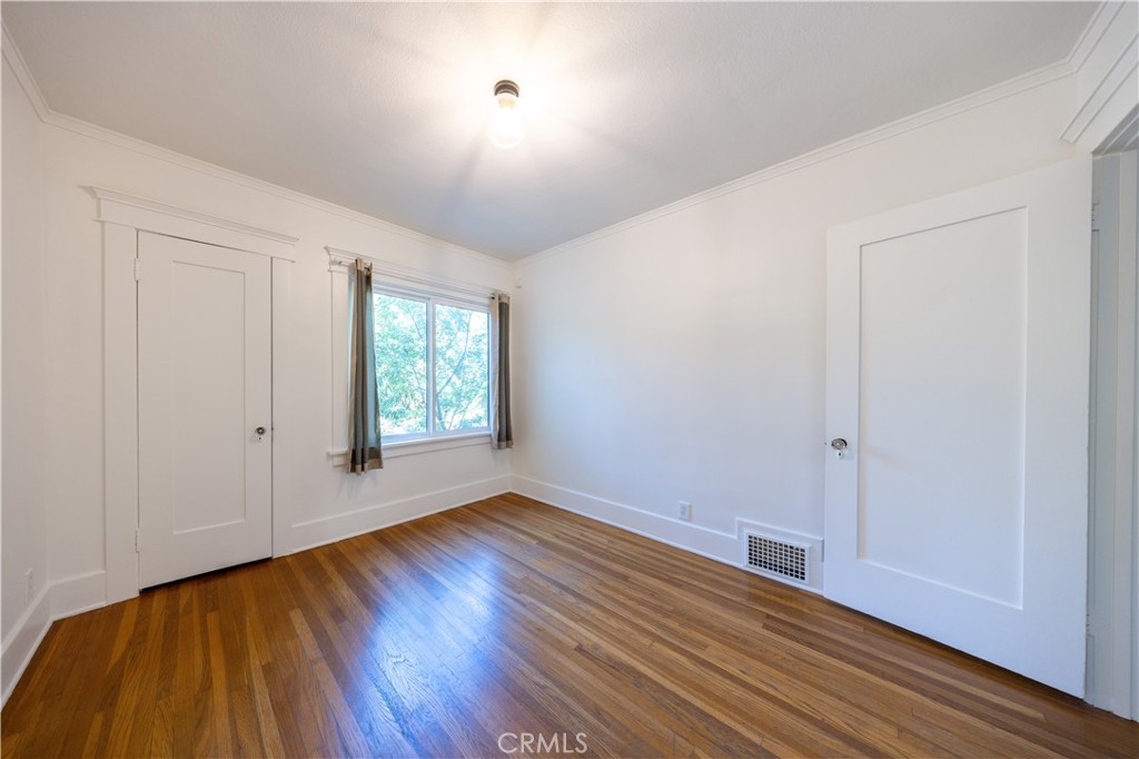 135 N San Marino Avenue Property Photo 8