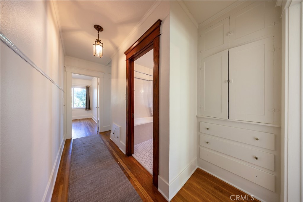 135 N San Marino Avenue Property Photo 12