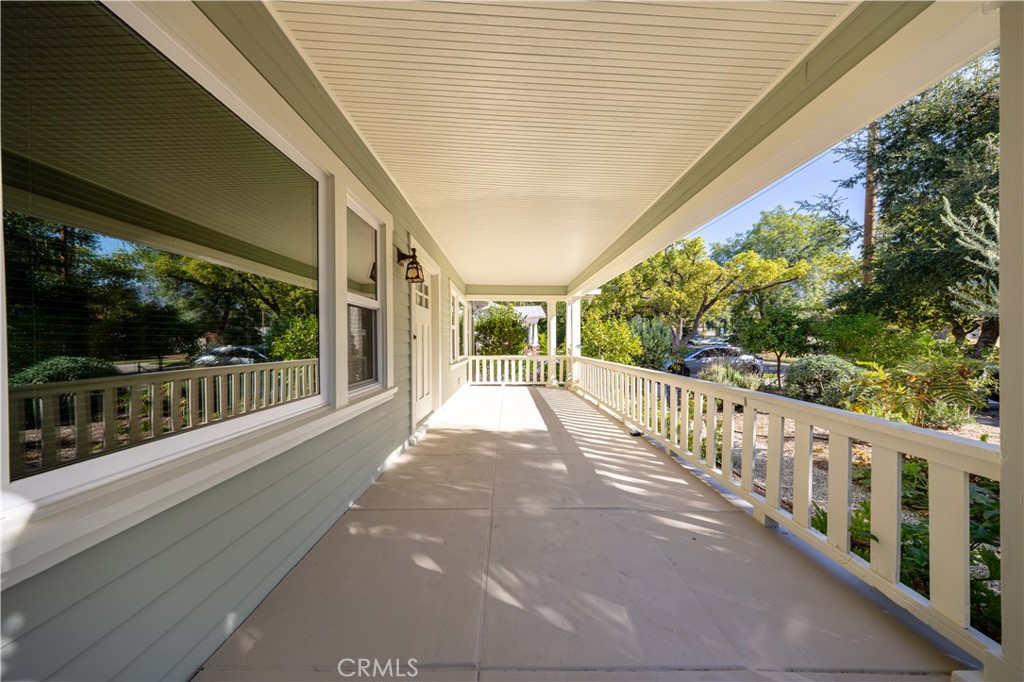135 N San Marino Avenue Property Photo 17