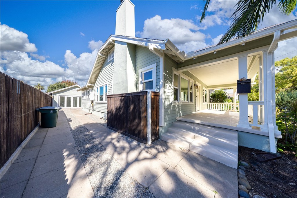 135 N San Marino Avenue Property Photo 18