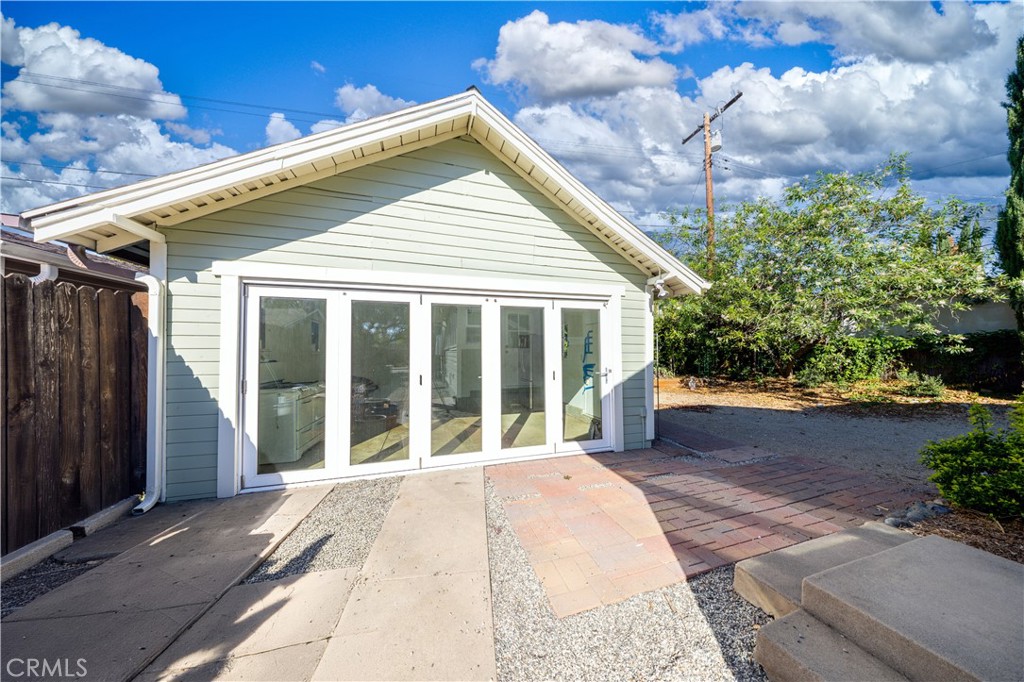 135 N San Marino Avenue Property Photo 19
