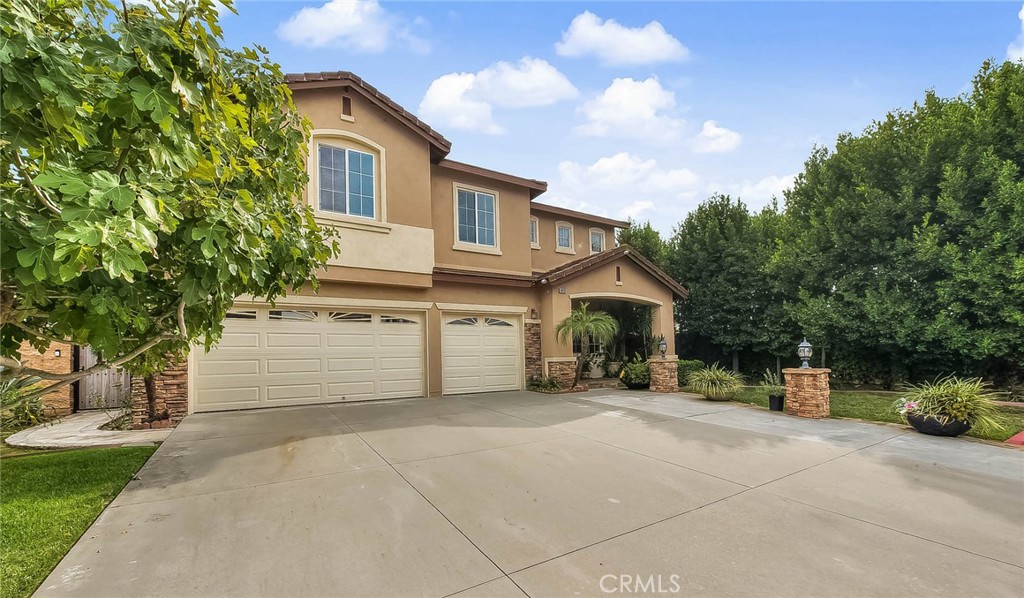 4653 Lombardy Court Property Photo 2