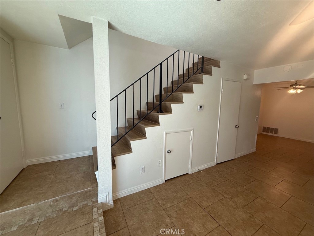 1103 W Francis Street Property Photo 8