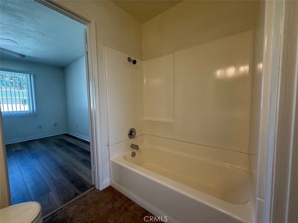 1103 W Francis Street Property Photo 14