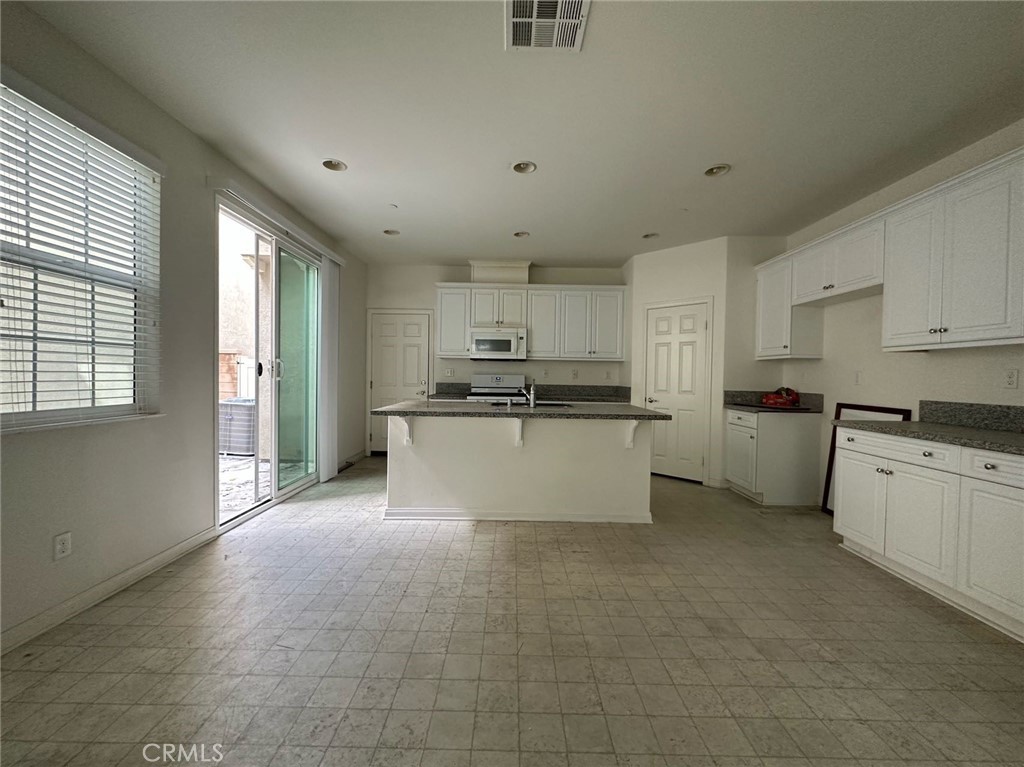6043 Snapdragon Property Photo 3