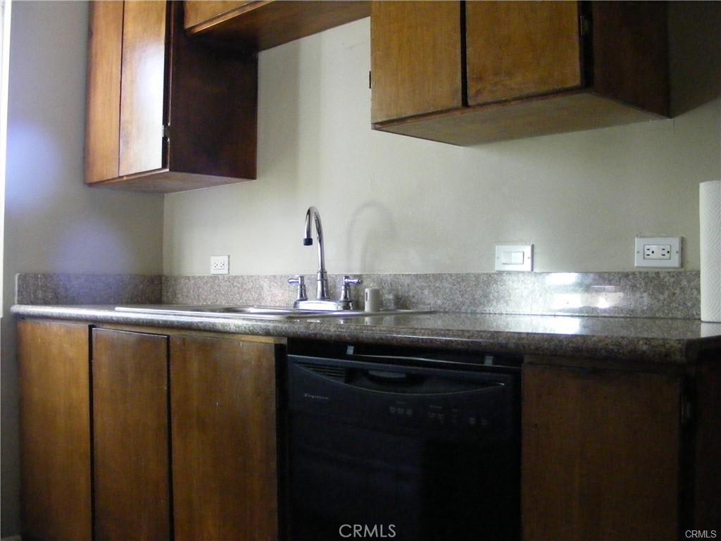 400 N Acacia B35 Property Photo 13