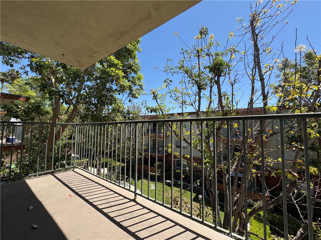 400 N Acacia B35 Property Photo 24