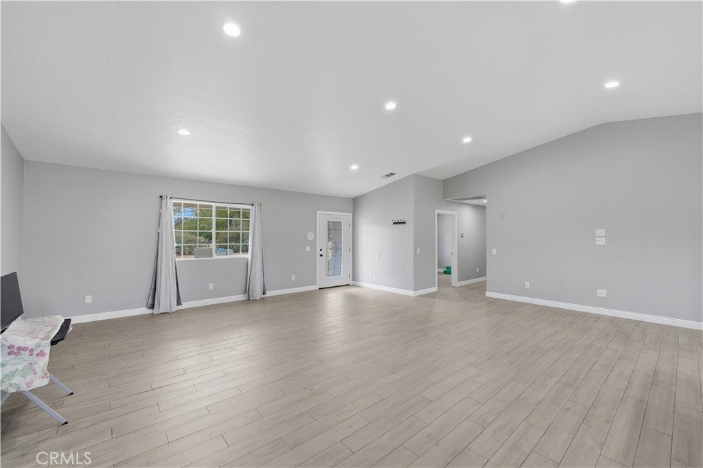 18060 Walnut Street Property Photo 4