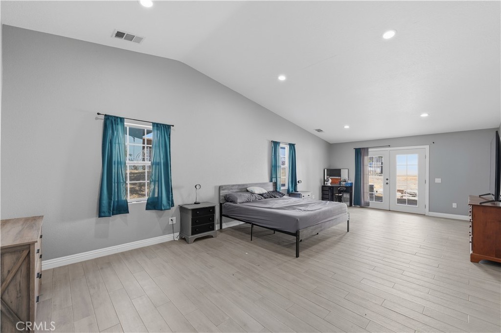 18060 Walnut Street Property Photo 11